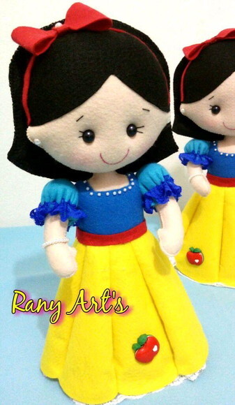 Branca de Neve 30cm -fica em Pé Sozinha