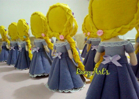 Centrinho de Mesa Rapunzel, com 20cm