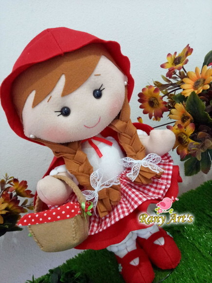 Chapeuzinho vermelho com 25cm altura