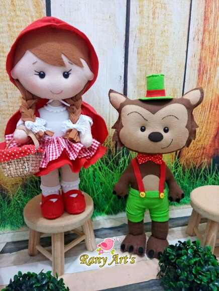 Chapeuzinho Vermelho Turma com 4 Personagens de 30cm