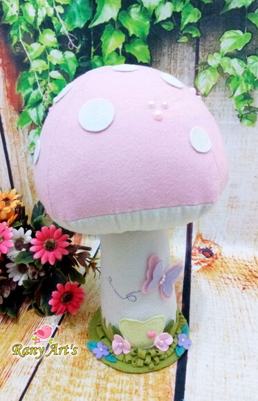 Cogumelo rosa em feltro 28cm e 22cm