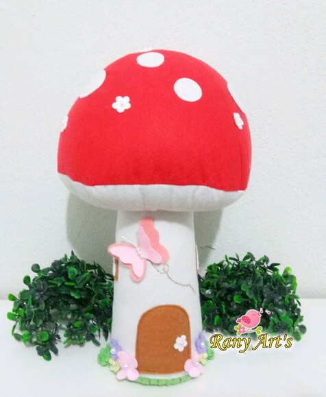 Cogumelos em feltro 28cm e 22cm