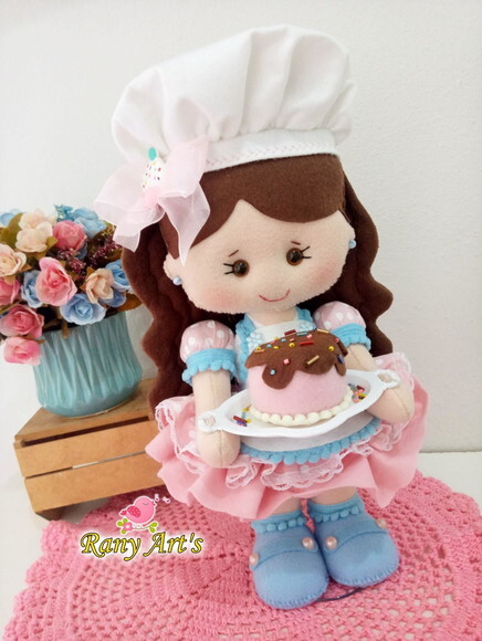 Confeiteira em feltro 30cm