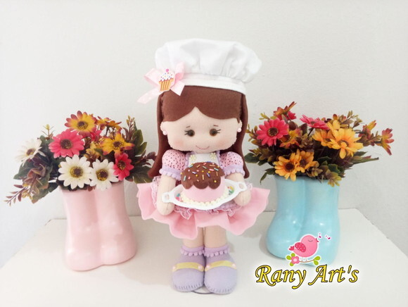 Confeiteira em feltro 30cm