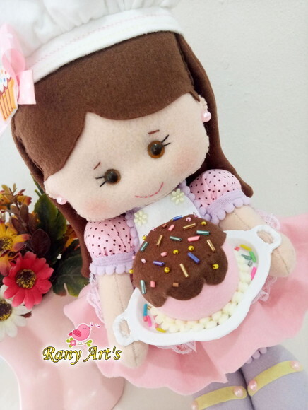 Confeiteira em feltro 30cm