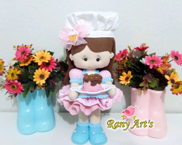 Confeiteira em feltro 30cm