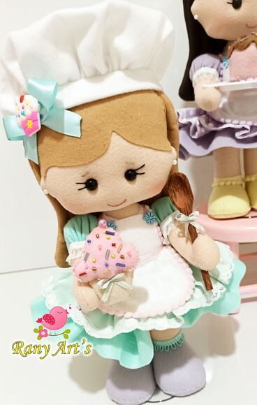 Confeiteira em Feltro 30cm
