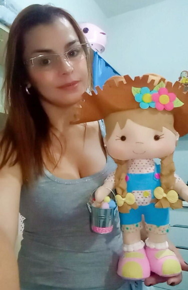 Fazendeira em Feltro 45cm Altura