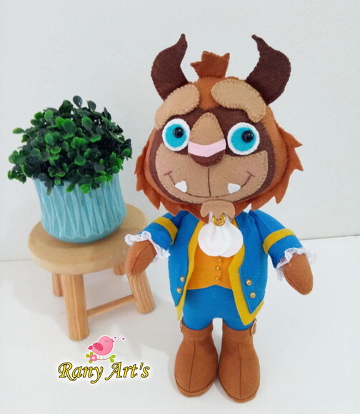 Fera com 30cm cm de atura