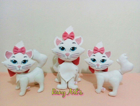 Gatinha Marie em feltro, 30cm de pé