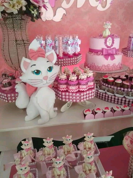 Gatinha Marie em feltro, 30cm de pé