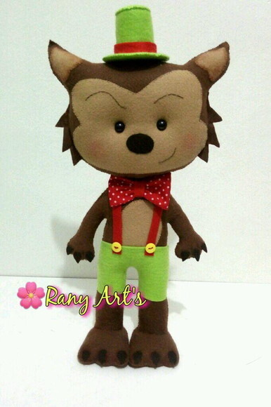 Lobo Mau em Feltro com 30cm Altura