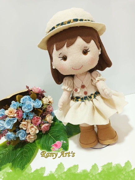 Menina Safari 25cm