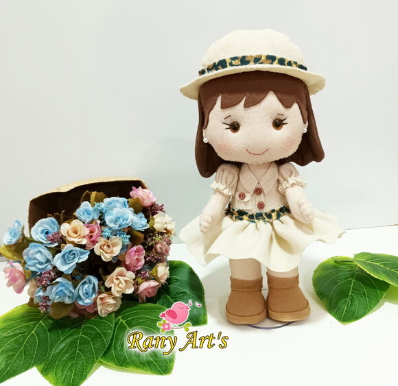 Menina Safari 25cm
