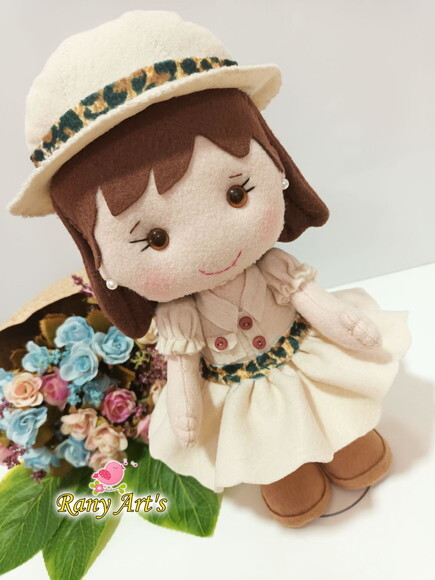 Menina Safari 25cm