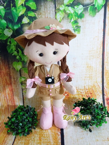 Menina Safari 32cm