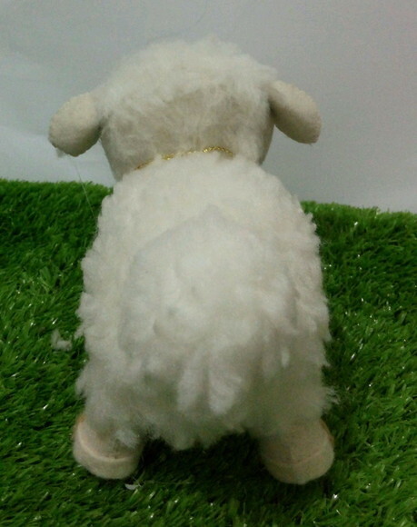 Ovelhinha em feltro/ lã/ carapinha 20cm