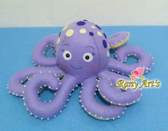 Polvo de Feltro Costurado com Pérolas Por Completo