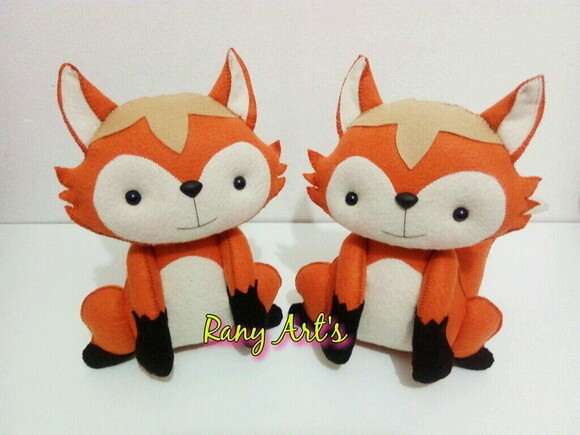 Raposinha em Feltro com 25cm