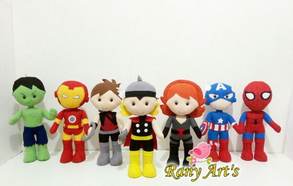 Super-heróis com 30cm