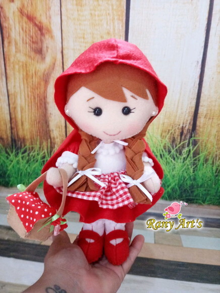 Turma Chapeuzinho Vermelho com Bonecos de Aprox. 20cm