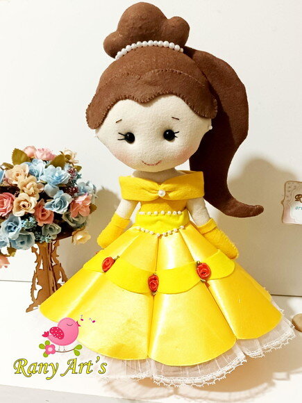 Bela com 35cm Boneca Luxo
