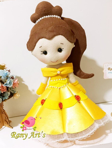 Bela com 35cm Boneca Luxo