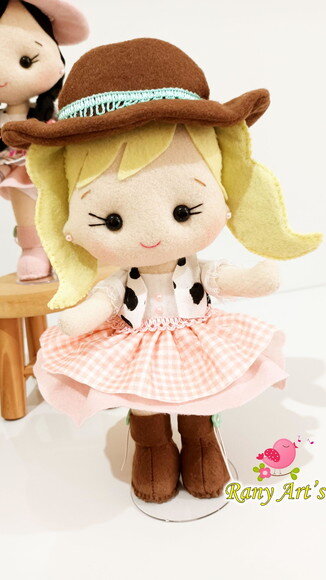 Boneca Fazendeira com 25cm