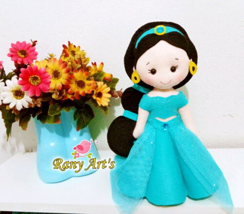 Boneca Jasmine com 25cm