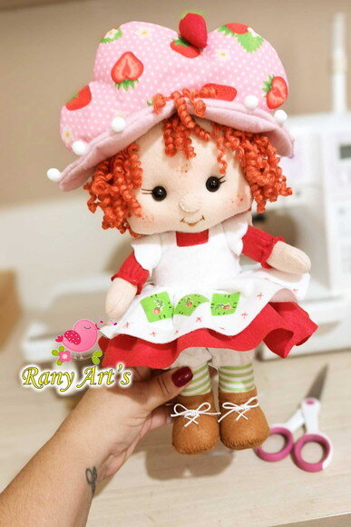 Boneca Moranguinho com o Gatinho