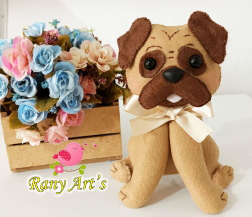 Cachorro Pug em Feltro com 15cm