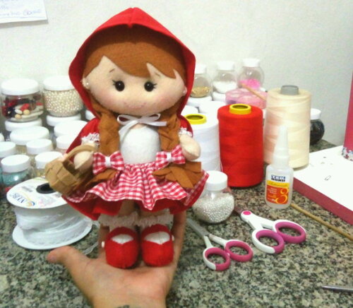 Chapeuzinho Vermelho e Lobo de 20cm