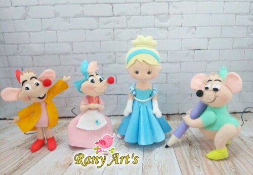 Cinderella em feltro - 40cm
