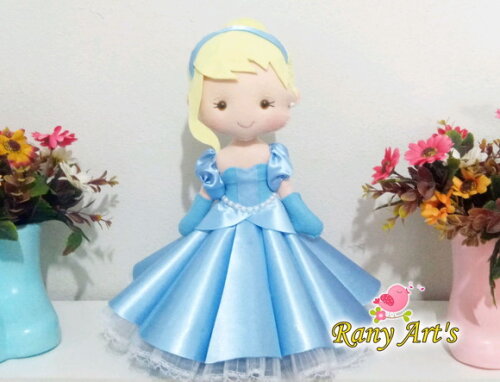 Cinderella luxo em feltro - 35cm