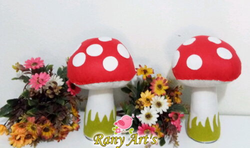 Cogumelos em feltro 28cm e 22cm