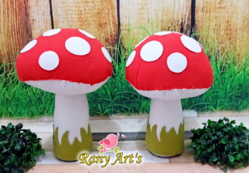 Cogumelos em feltro 28cm e 22cm