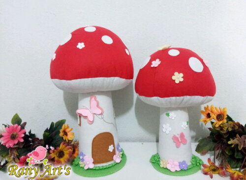 Cogumelos em feltro 28cm e 22cm