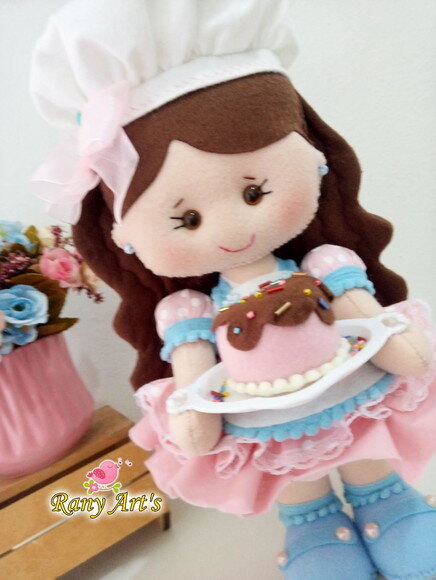 Confeiteira em feltro 30cm