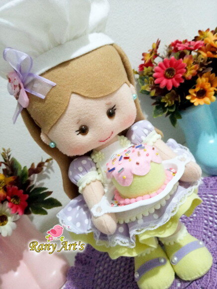 Confeiteira em feltro 30cm