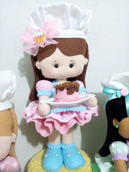 Confeiteira em feltro 30cm