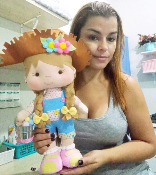 Fazendeira em Feltro 45cm Altura