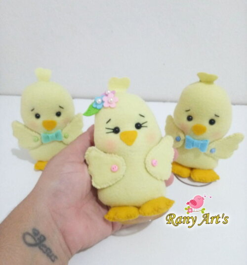 galinha com pintinhos em feltro