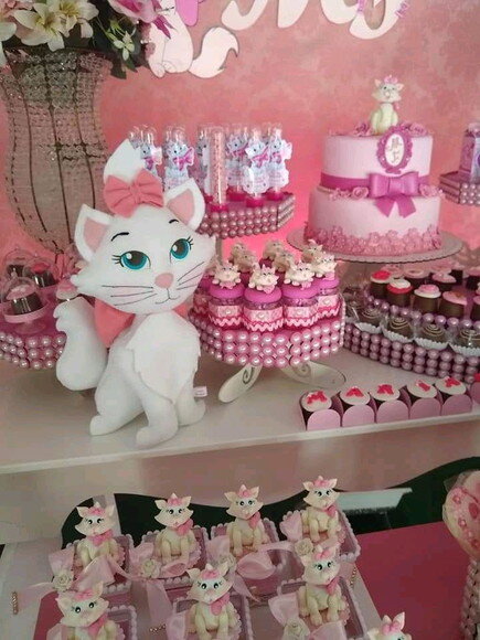 Gatinha Marie em feltro, 30cm de pé