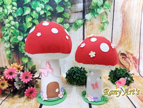 Kit de Cogumelos em feltro 28cm e 22cm decorados