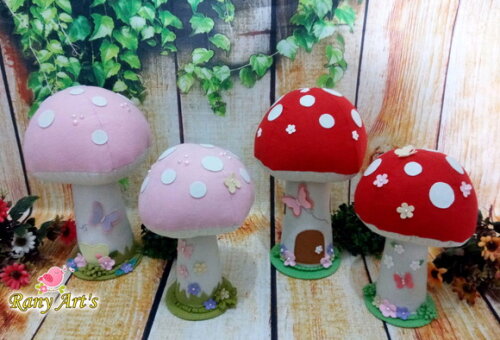 Kit de Cogumelos em feltro 28cm e 22cm decorados