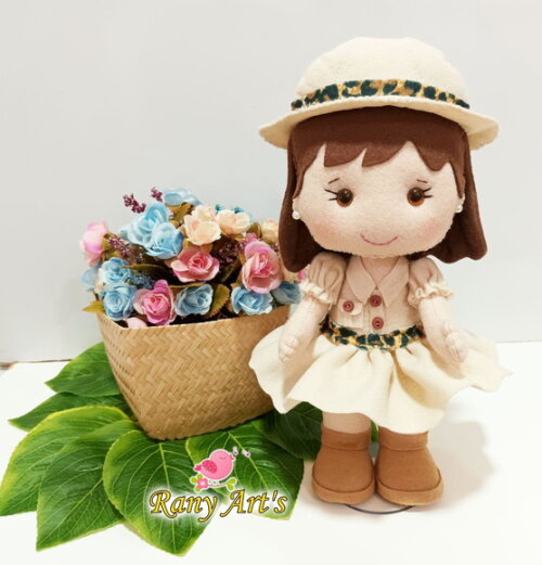 Menina Safari 25cm