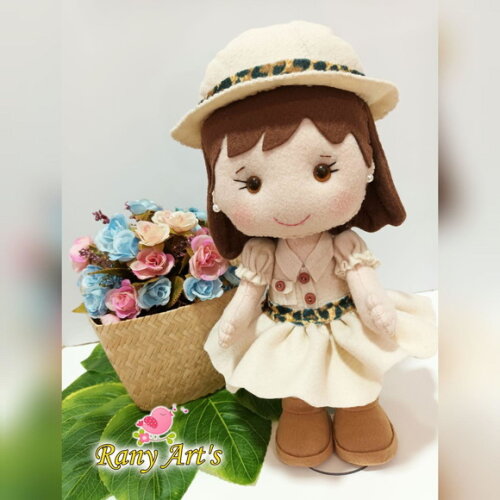 Menina Safari 25cm