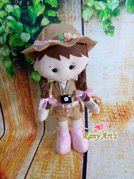 Menina Safari 32cm