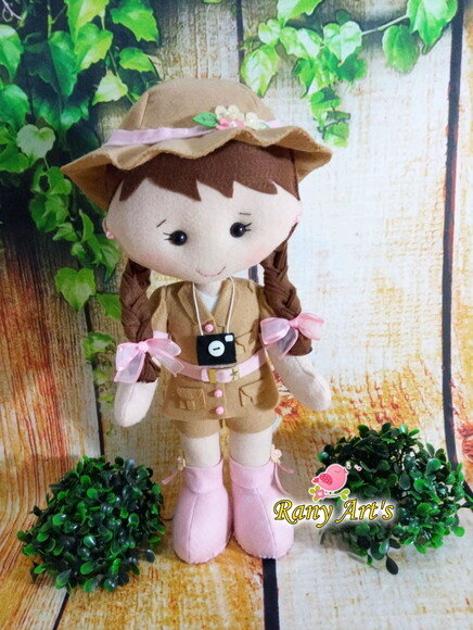 Menina Safari 32cm