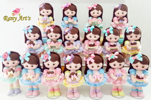 Mini Boneca Doceria Doceria com 20cm